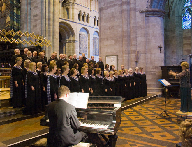 Picture of the choir singing in the cathedral